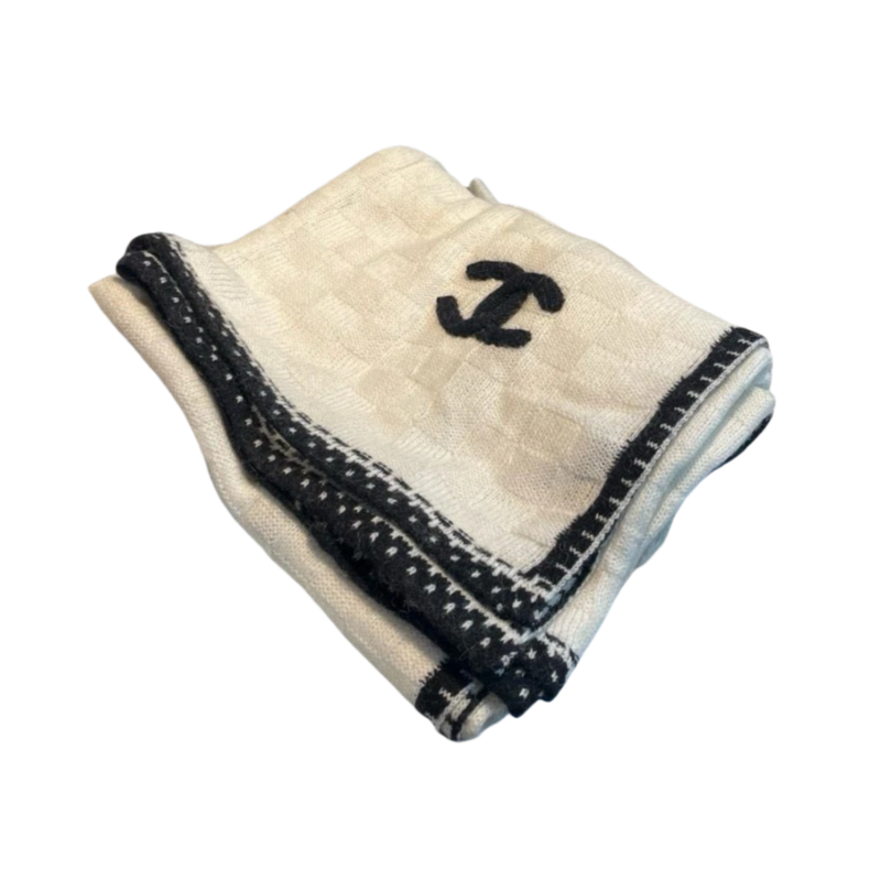 Chanel Scarf-5
15+ colorways
[Premium Quality]