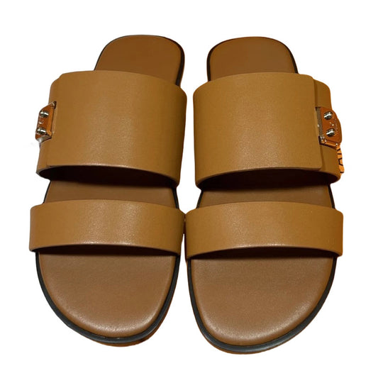 Hermes Slippers
9+ colorways
[Premium Quality]