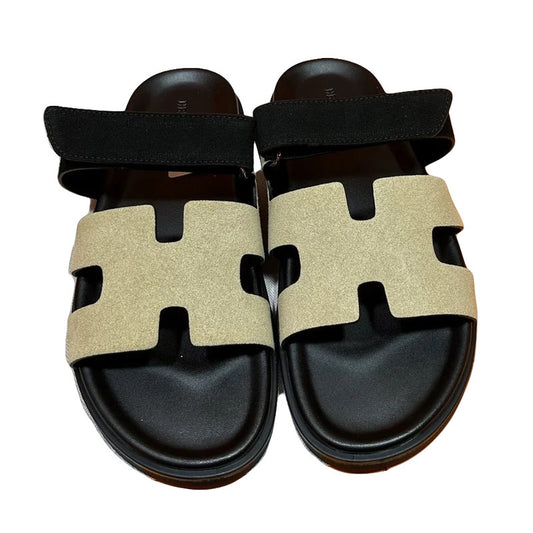 Hermes Slippers
12+ colorways
[Premium Quality]